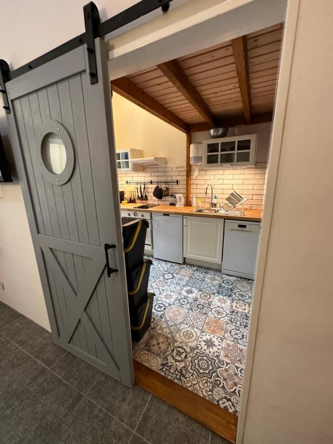 Cozy New Loft Apartment Prága Kültér fotó