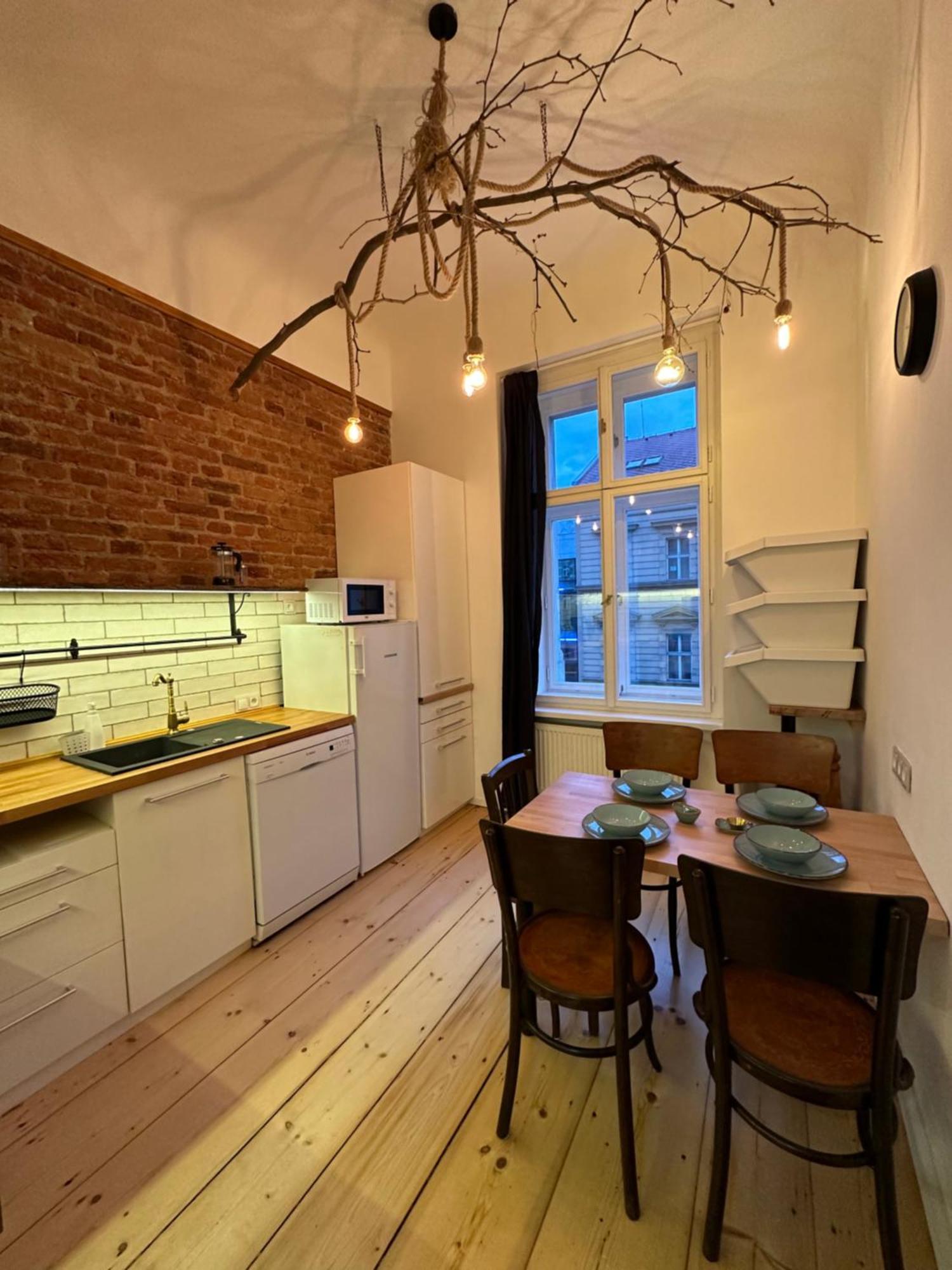 Cozy New Loft Apartment Prága Kültér fotó